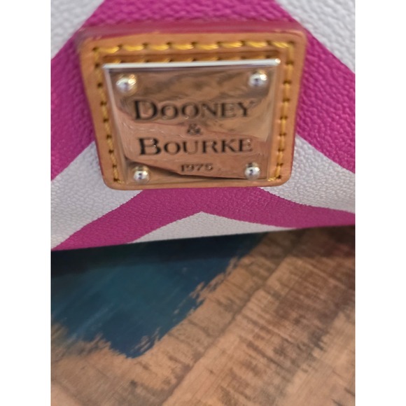 Dooney Bourke Chevron Pink White Satchel Handbag Leather Trim - Picture 2 of 12